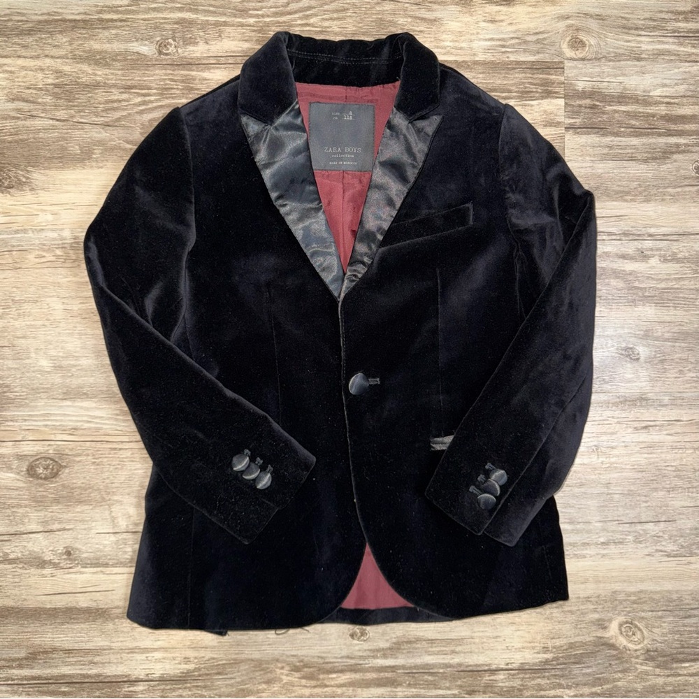 ZARA Boys Velvet Blazer – Black w/ Satin Lapel (Dressy / Special Occasion)